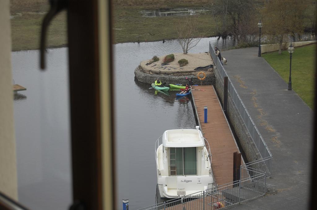 Leitrim Marina Hotel Carrick on Shannon Exterior foto